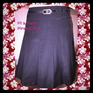 🎶Ann Taylor Fit & Flare Pleated Midi Skirt🎶